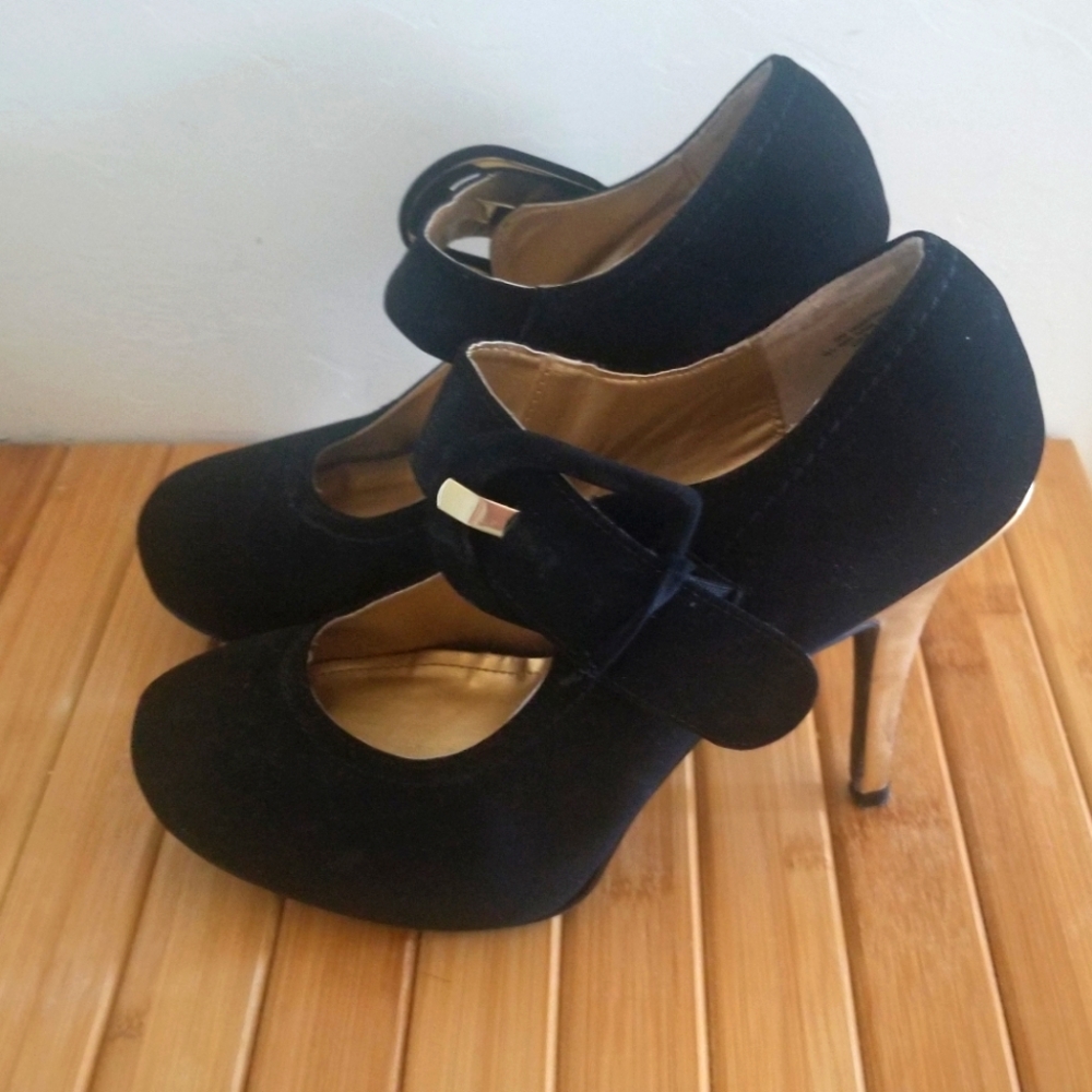 Black Gold Heels